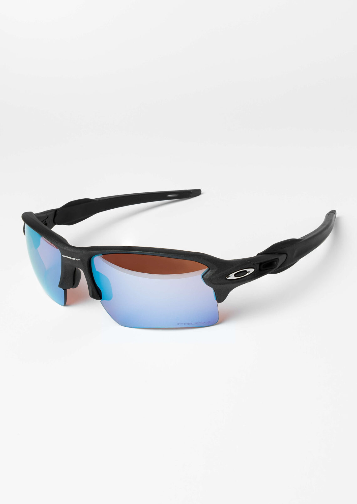 Oakley фото сбоку